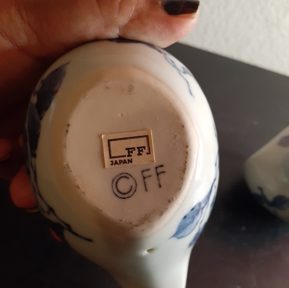 Fitz & Floyd Handpainted Ceramic Gray Bird Figurines Set of 2. - Picture 5 of 7